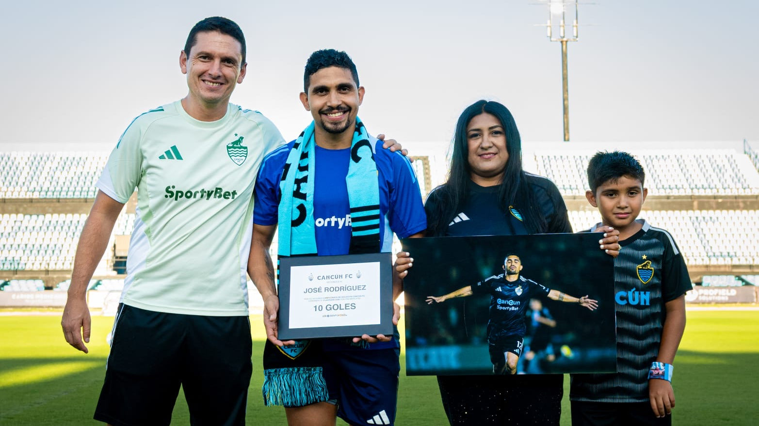 CANCÚN FC RECONOCE A JOSÉ RODRÍGUEZ POR SEGUNDO CAMPEONATO DE GOLEO