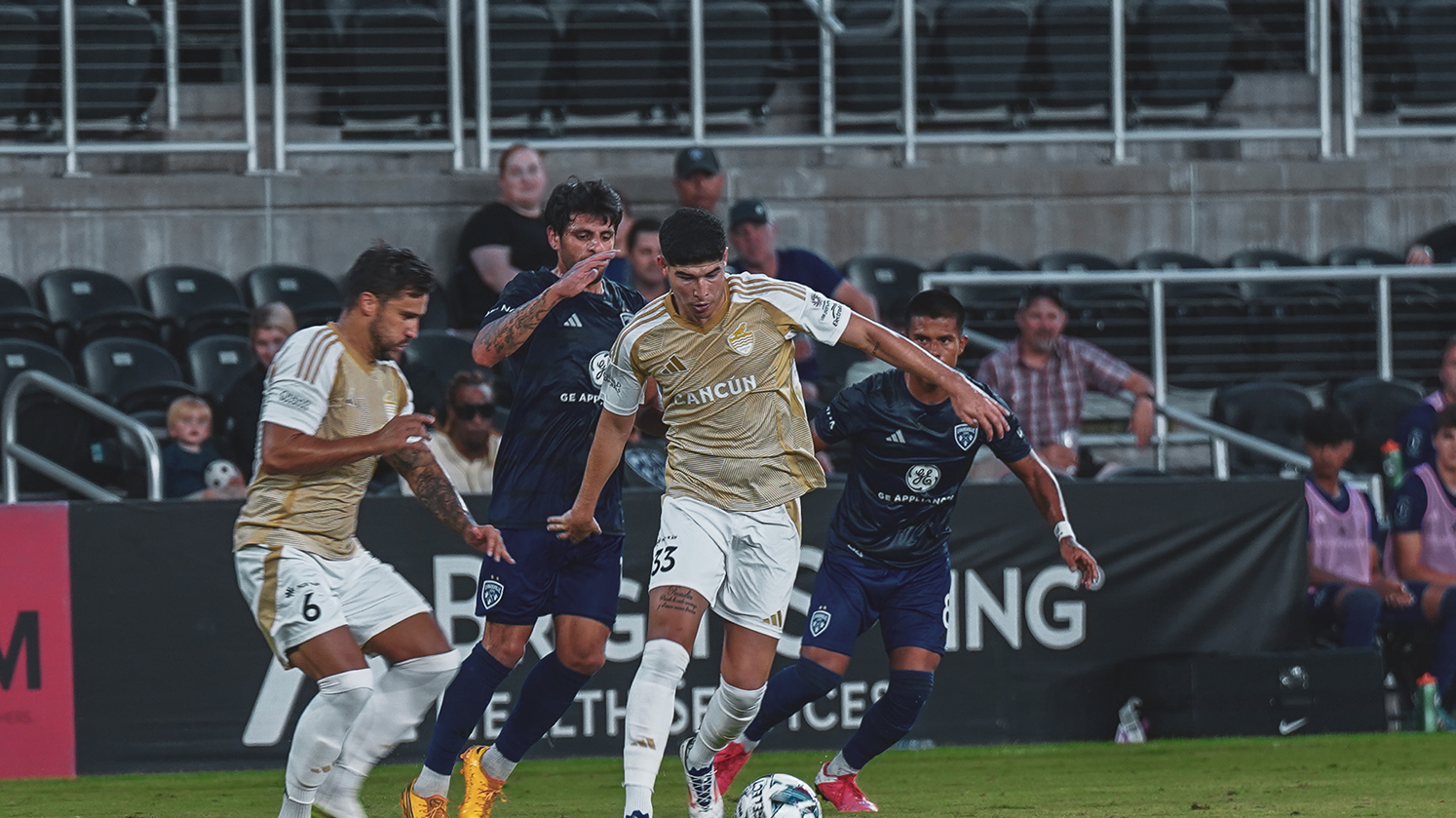 CANCÚN FC Y LOUISVILLE CITY PROTAGONIZAN TREPIDANTE AMISTOSO INTERNACIONAL