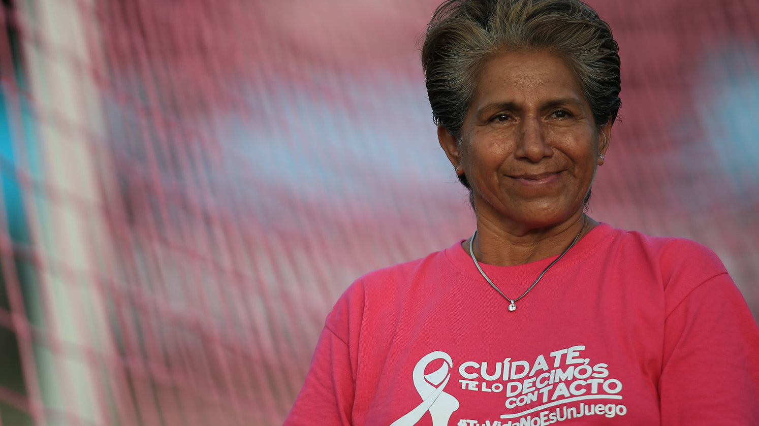 MARÍA ELENA JIMÉNEZ DE LA CRUZ, EMBAJADORA DE LA CAMPAÑA ROSA DE CANCÚN FC