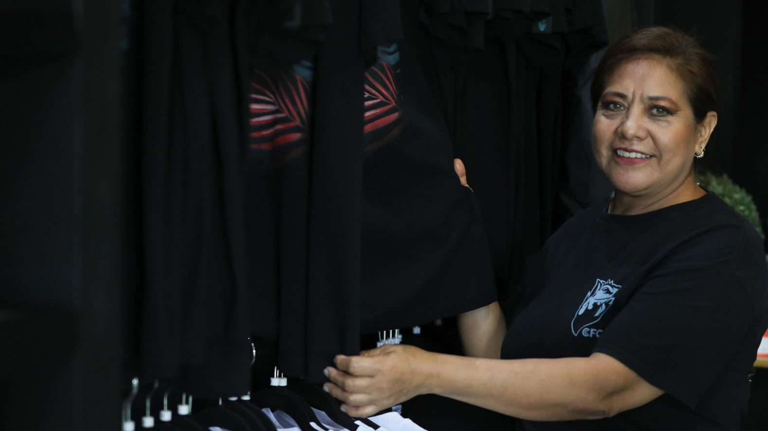 LETICIA ROJAS SEGURA, EL LATIDO QUE DA VIDA A LA TIENDA DE CANCÚN FC