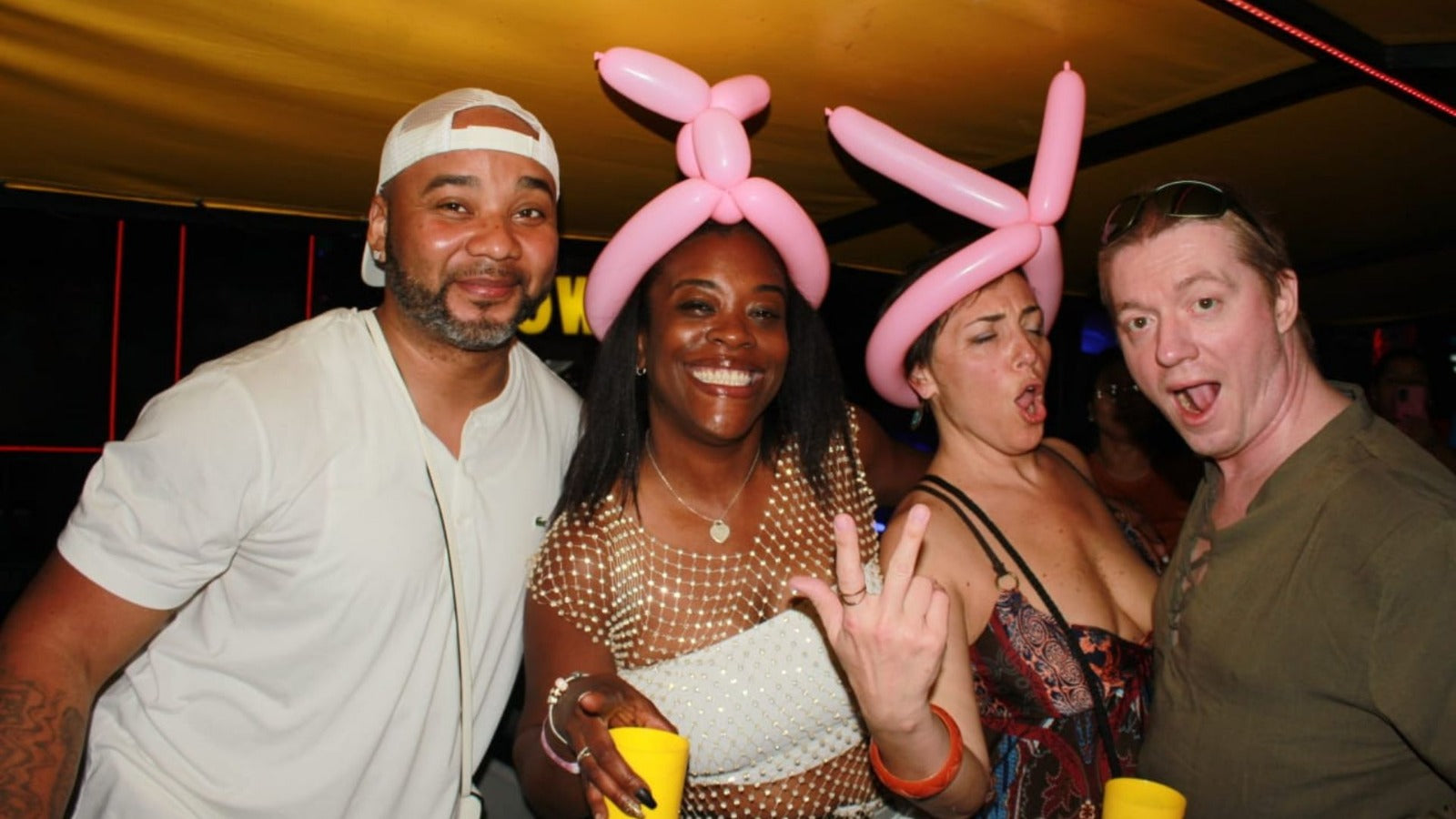 Party Bus + Pool box - Cancún FC