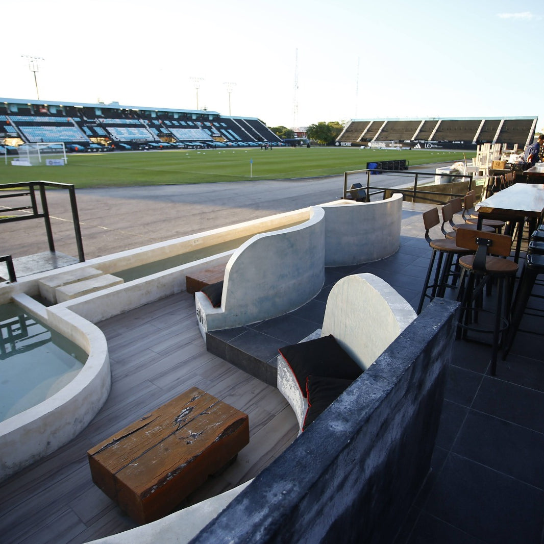 Party Bus + Pool box - Cancún FC