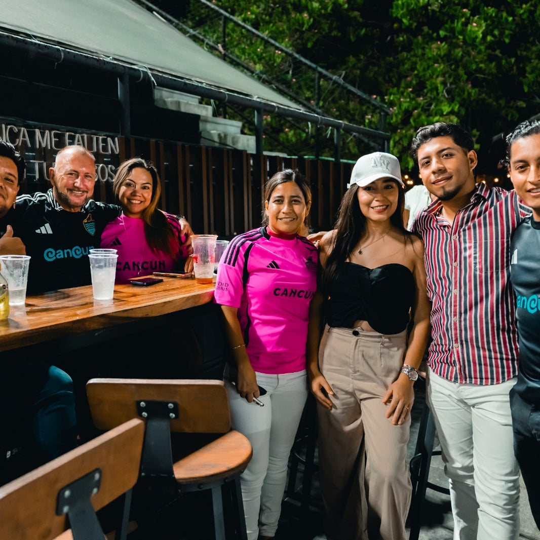 Party Bus + Pool box - Cancún FC