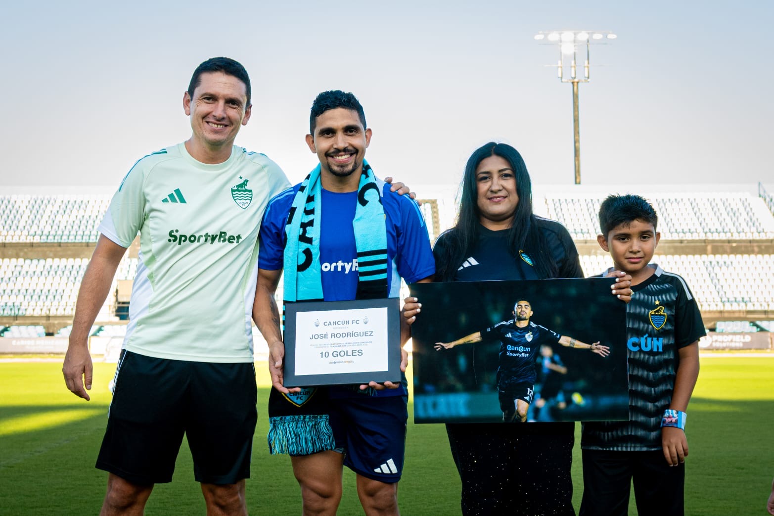 CANCÚN FC RECONOCE A JOSÉ RODRÍGUEZ POR SEGUNDO CAMPEONATO DE GOLEO