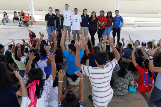 CANCÚN FC VISITA CASA DE ASISTENCIA TEMPORAL DEL DIF BENITO JUÁREZ