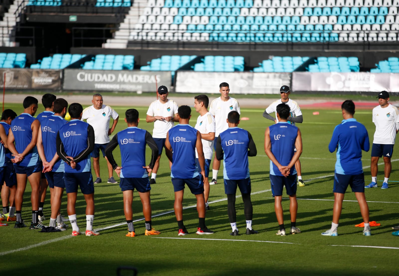 ORGULLO Y PASIÓN EN JUEGO: CANCÚN FC RECIBE A VENADOS EN EL CLÁSICO PENINSULAR