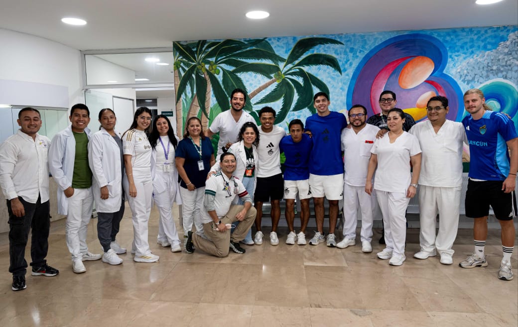 CANCÚN FC LLEVA ESPERANZA Y SONRISAS AL HOSPITAL DE ONCOLOGÍA DEL IMSS
