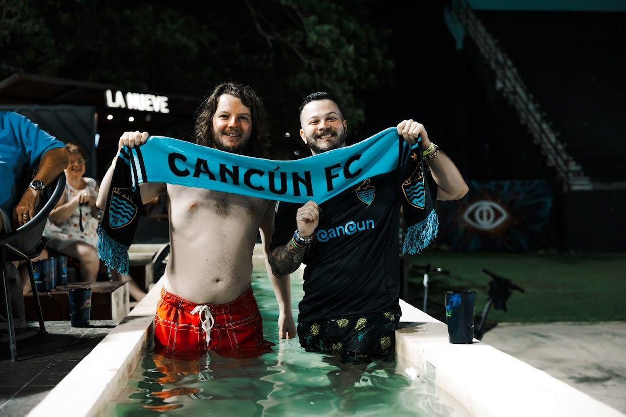 Party Bus + Pool box - Cancún FC